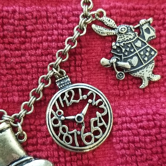 Alice in Wonderland Necklace Miss stone READ LOOK - Picture 3 of 6